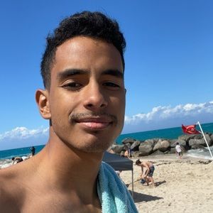 Meet your Posher, Moises